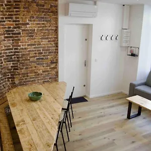 Another Brick In The In Sleeps 9 Paris